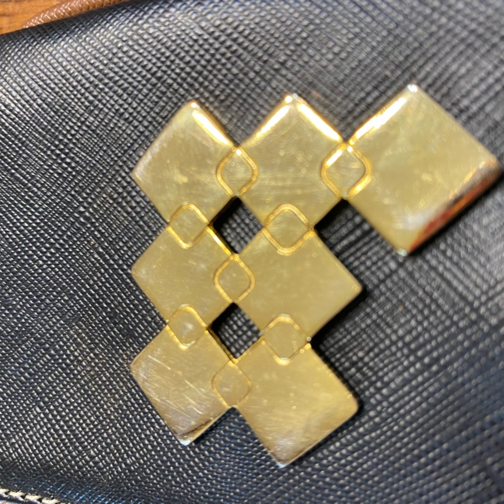 Claudia G clutch. - Picture 2 of 5